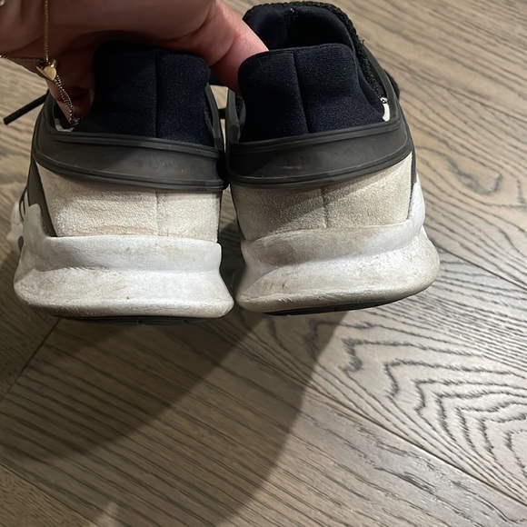 Adidas ladies running shoes - Picture 3 of 7